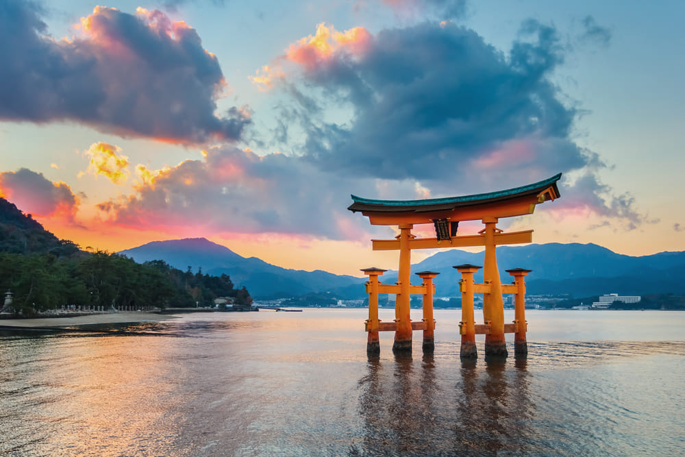 4 things to SEE and DO in Miyajima island...what are you going to do