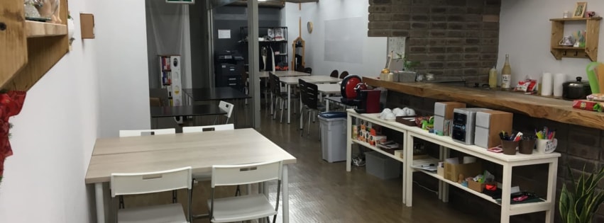 Coworking space SHARES (*Holiday: Tuesday)